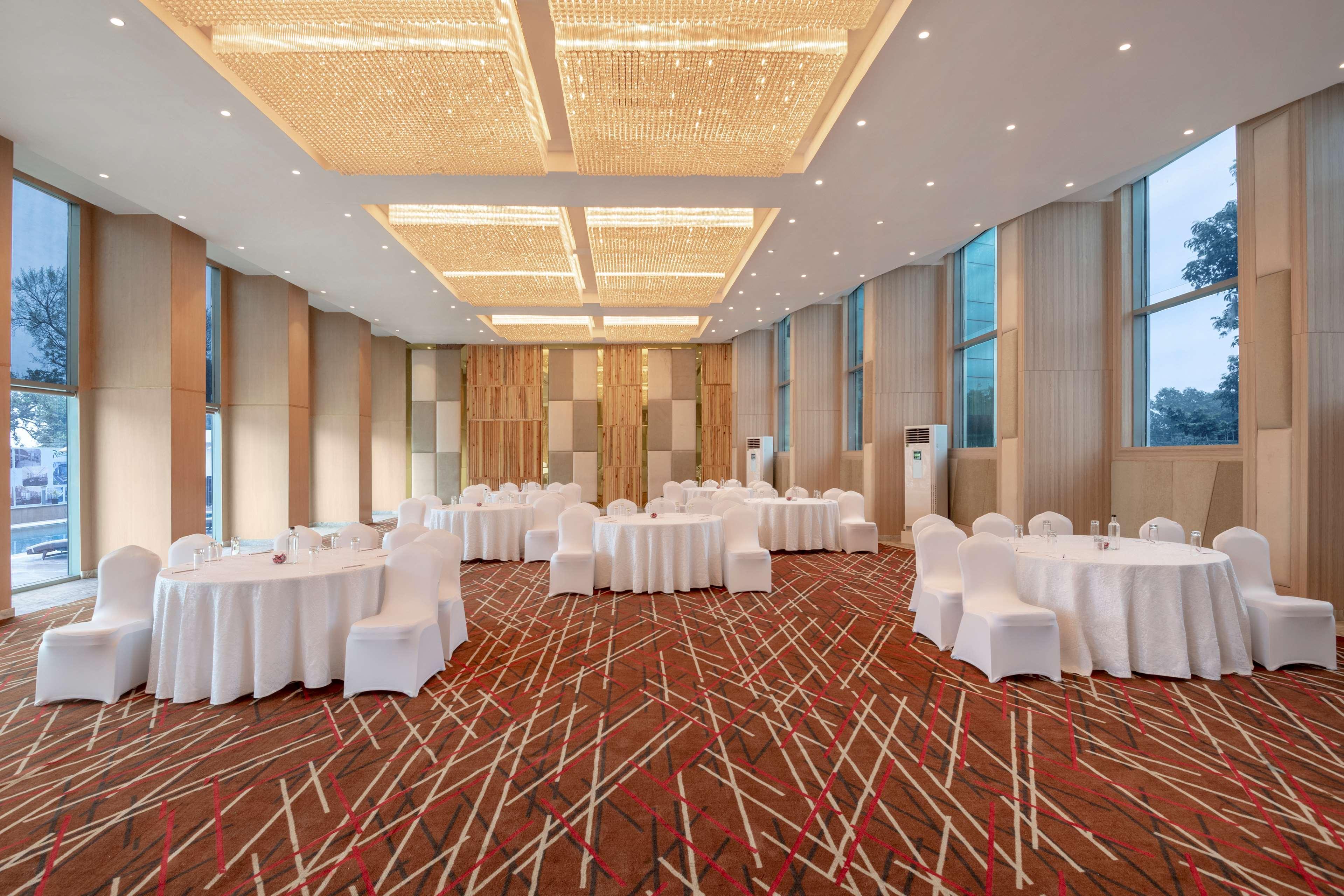 Hotel Radisson Airport 5*