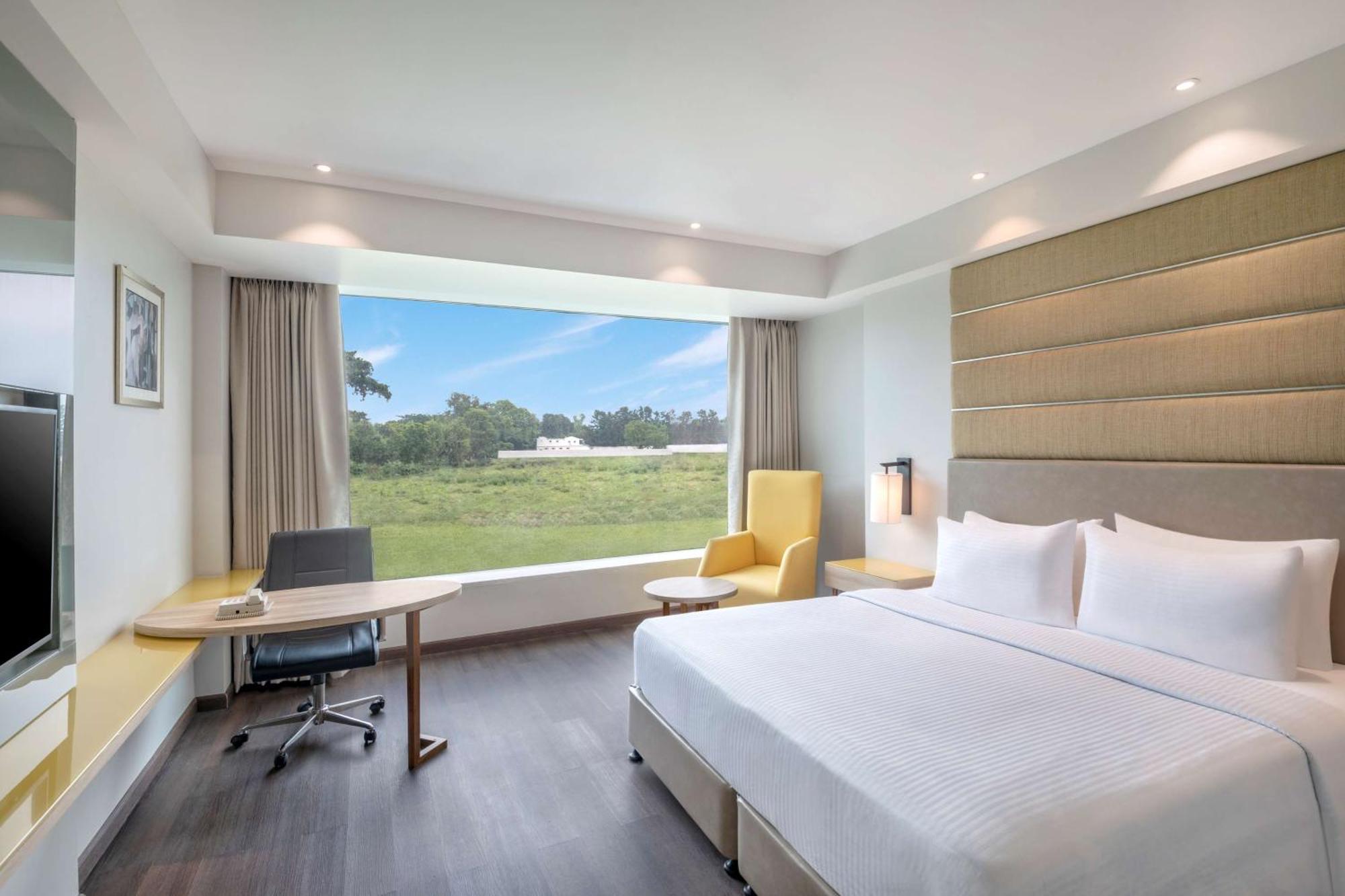Hotel Radisson Airport 5*