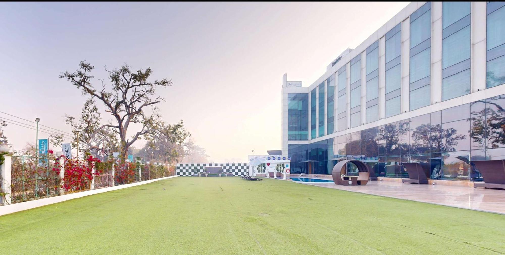 Hotel Radisson Airport 5*