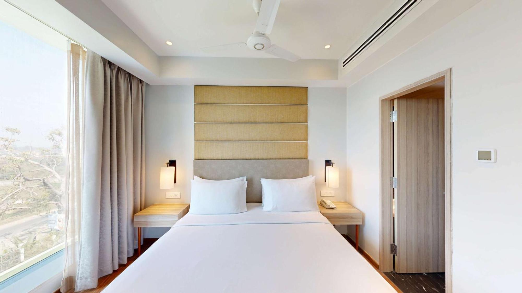 Hotel Radisson Airport 5*