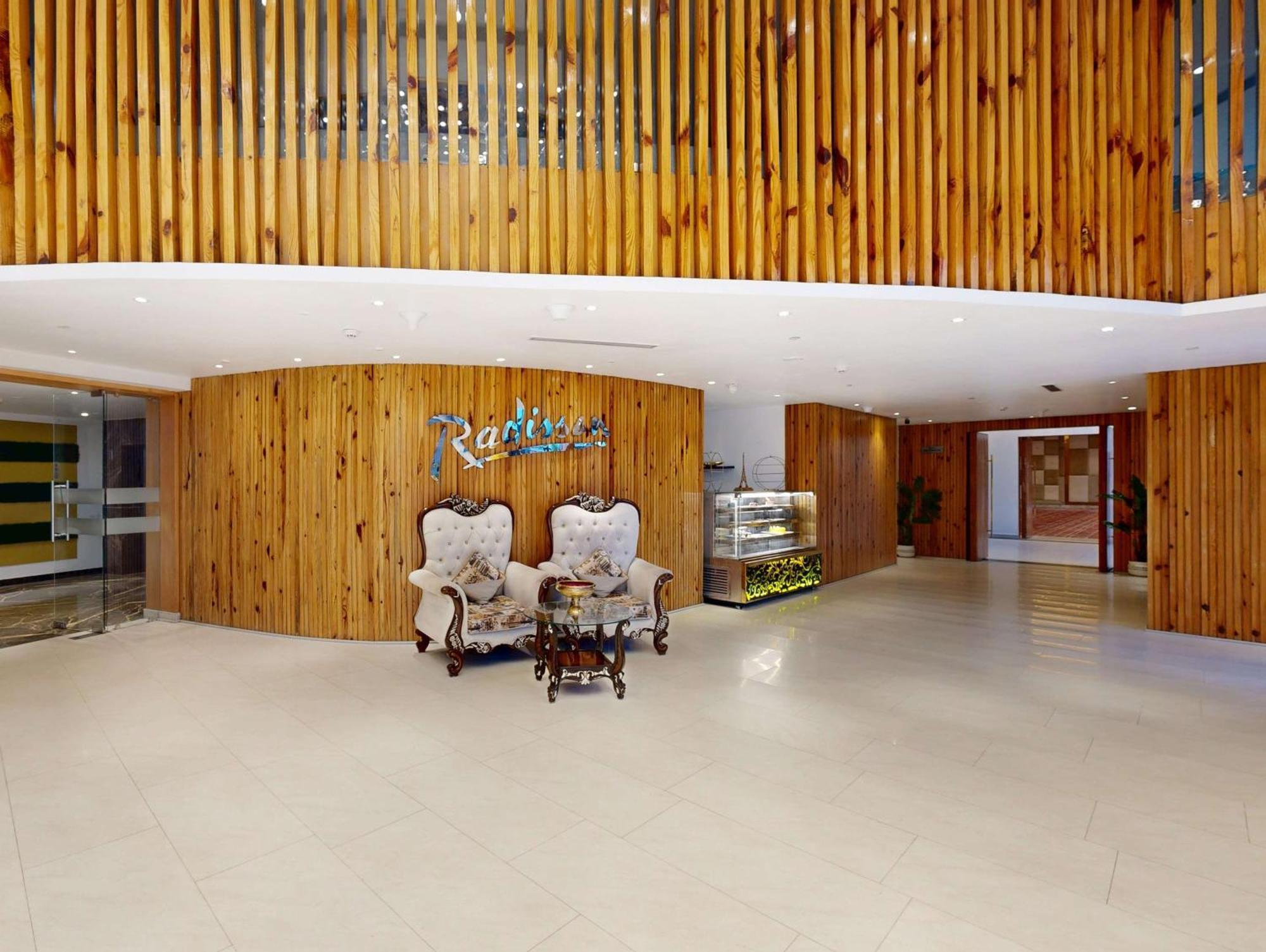Radisson Airport 5*